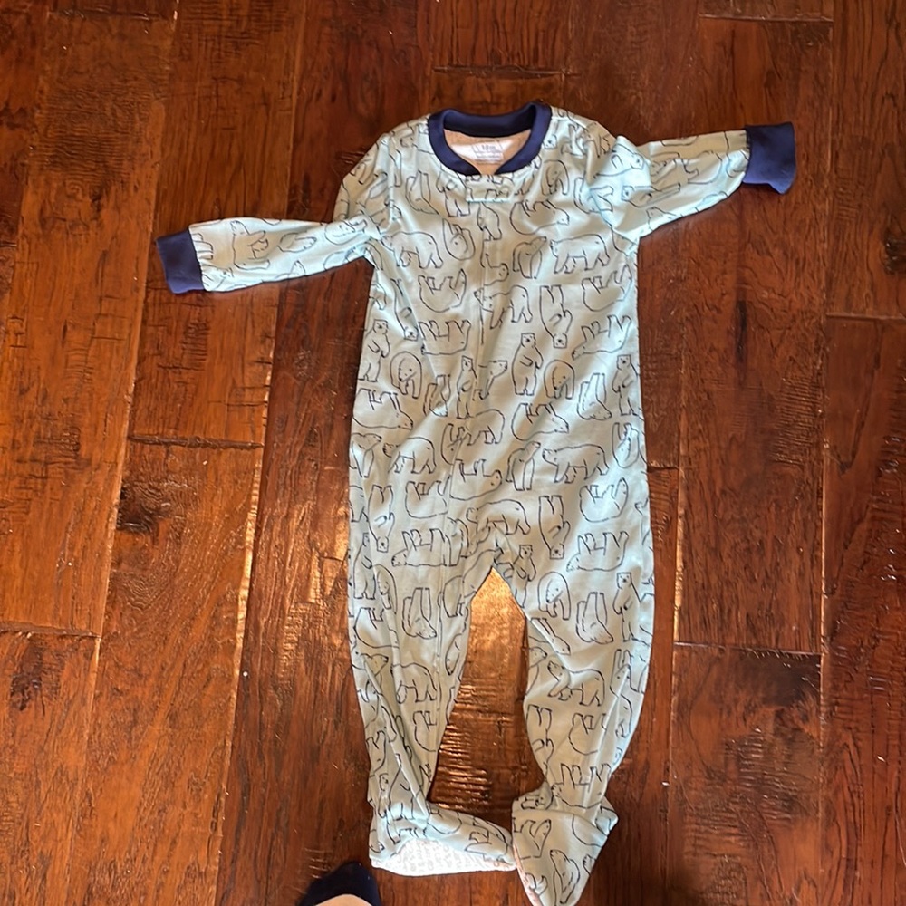 NWOT Carters footed pajamas size 18 months